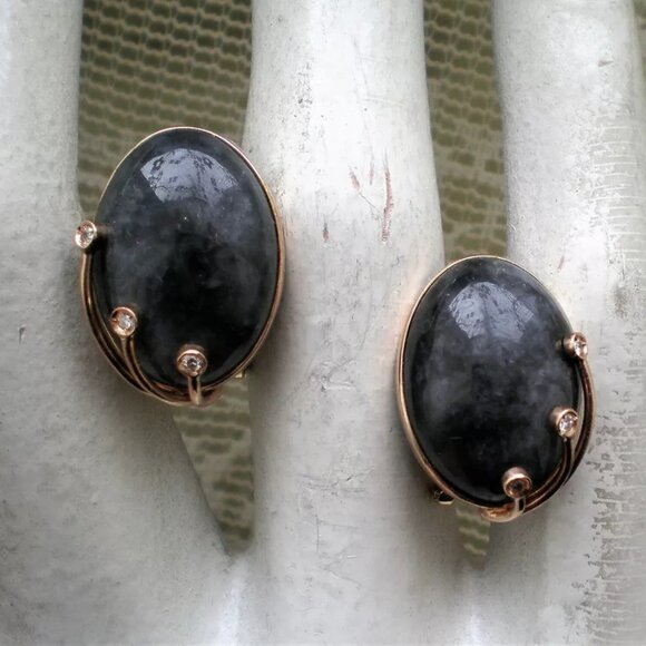 Vintage Solid 14K Yellow Gold Dark Grey Jade Jadeite Diamond Omega Back Earrings
